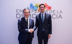 Velasco en Bruselas para fijar fecha de firma del acuerdo modernizado con la UE; atiende inquietudes por inversión y presión de EU 