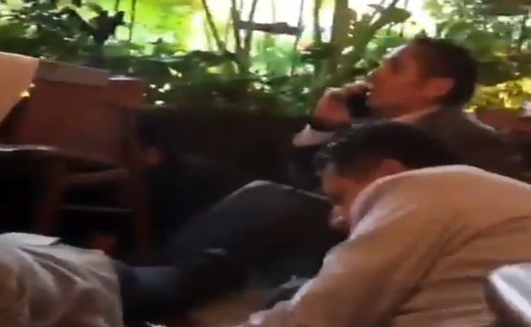 Algunos comensales de la plaza subieron videos a redes sociales. FOTO: ESPECIAL