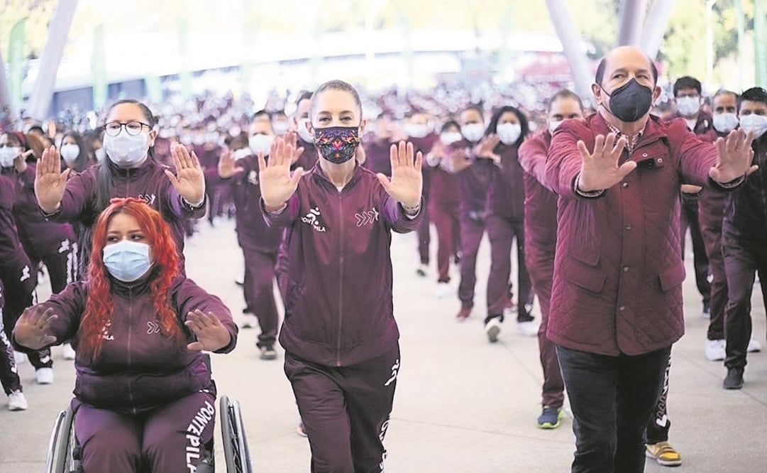 La jefa de Gobierno, Claudia Sheinbaum, en una activa-ción física en el Estadio Alfredo Harp Helú. Foto: Cortesía