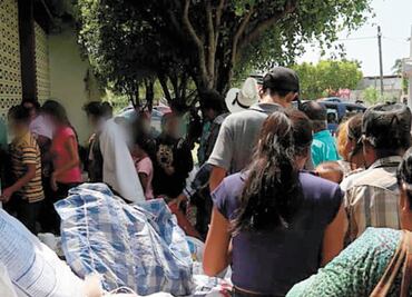 Huyen de sus comunidades 13 familias por inseguridad