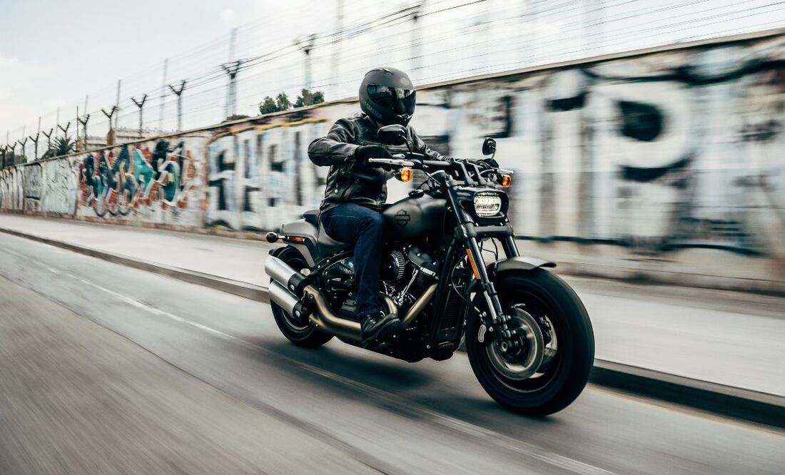 Varias motos se han patinado, y hasta caído en esta zona de la GAM. Foto: Unsplash