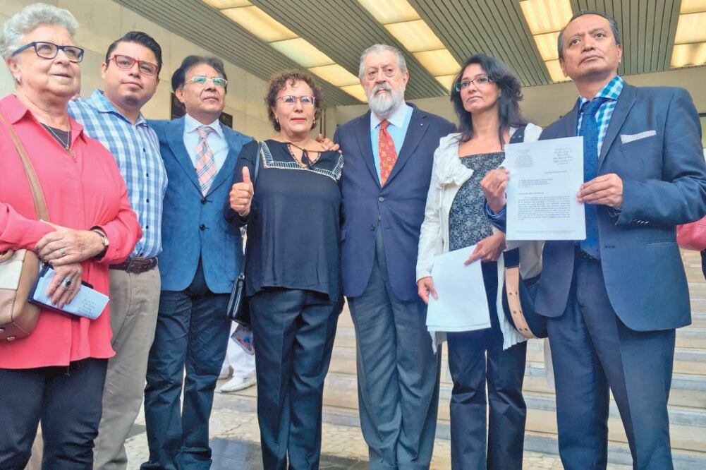 Al tribunal también asistieron Bertha Luján, Mayela Delgadillo, Aristeo Ló p ez, Eduardo Rojo y Jaime López Vela, así como Clara Jusidman. Foto: GERARDO SUÁREZ. EL UNIVERSAL Al