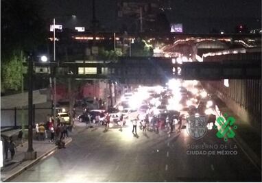 Manifestantes bloquean Circuito Interior y queman llantas por falta de agua