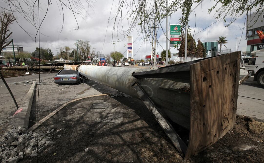 Las ráfagas derribaron estas estructuras en varias ciudades del país. /Archivo - EL UNIVERSAL