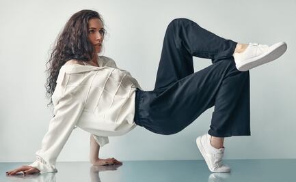 Aprende a combinar correctamente los tenis blancos