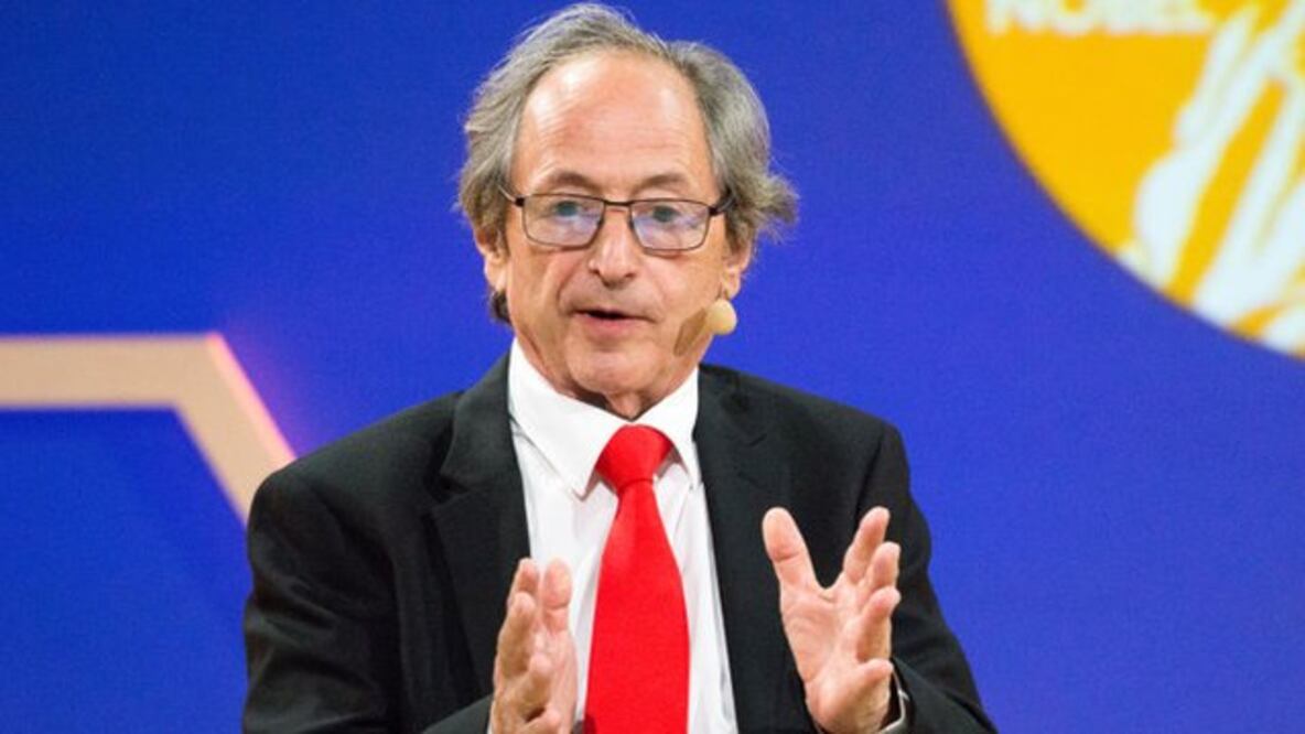 Michael Levitt es profesor de biología estructural de la Universidad de Stanford, en EU. Foto: Getty Images vía BBC