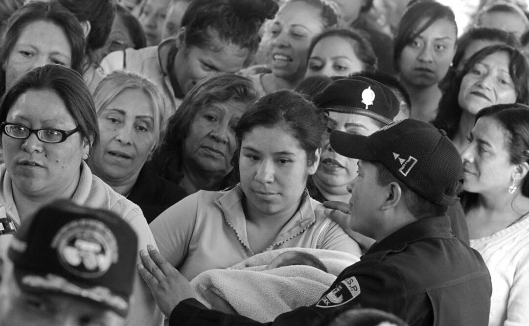 “Y es que la maternidad en este tipo de situaciones no es la ideal, pues en muchas ocasiones no hay una red familiar". Foto: EFE/Mario Guzmán