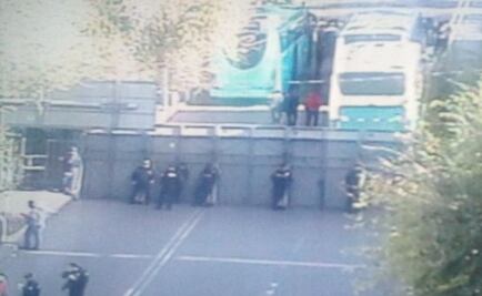  Manifestantes bloquean Eje 1 Poniente en Ciudad de México