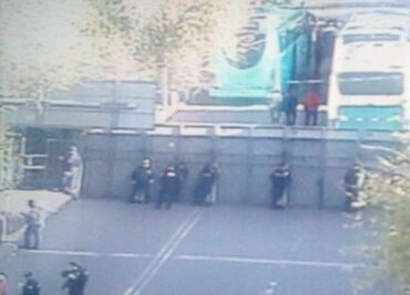 Manifestantes bloquean Eje 1 Poniente en Ciudad de México