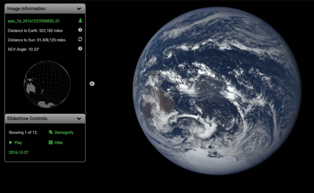 A una distancia de 1,4 millones de kilkómetros de la Tierra, nuestro planeta parece un marmol azul gigantesco.
