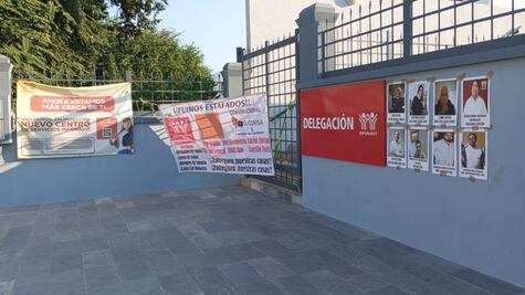 Bloquean oficinas del Infonavit en Yucatán; vecinos de 3 municipios aseguran ser víctimas de presunto fraude con viviendas