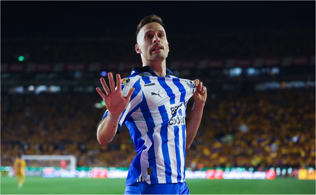 Sergio Canales festeja su gol en el Volcán. FOTO: IMAGO7