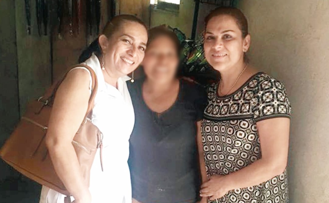 Elvira Viggiano, segunda visitadora de la Comisión Estatal de Derechos Humanos, Paula, y Guadalupe Mendiola, consejera del organismo. (FOTO: cortesía)