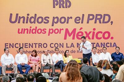 Barrales deja abierta alianza con AMLO; PRD no se arrodilla, dice Aureoles