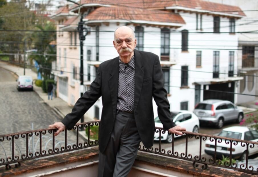 “Hago arte y entreno artistas, no soy comercial”