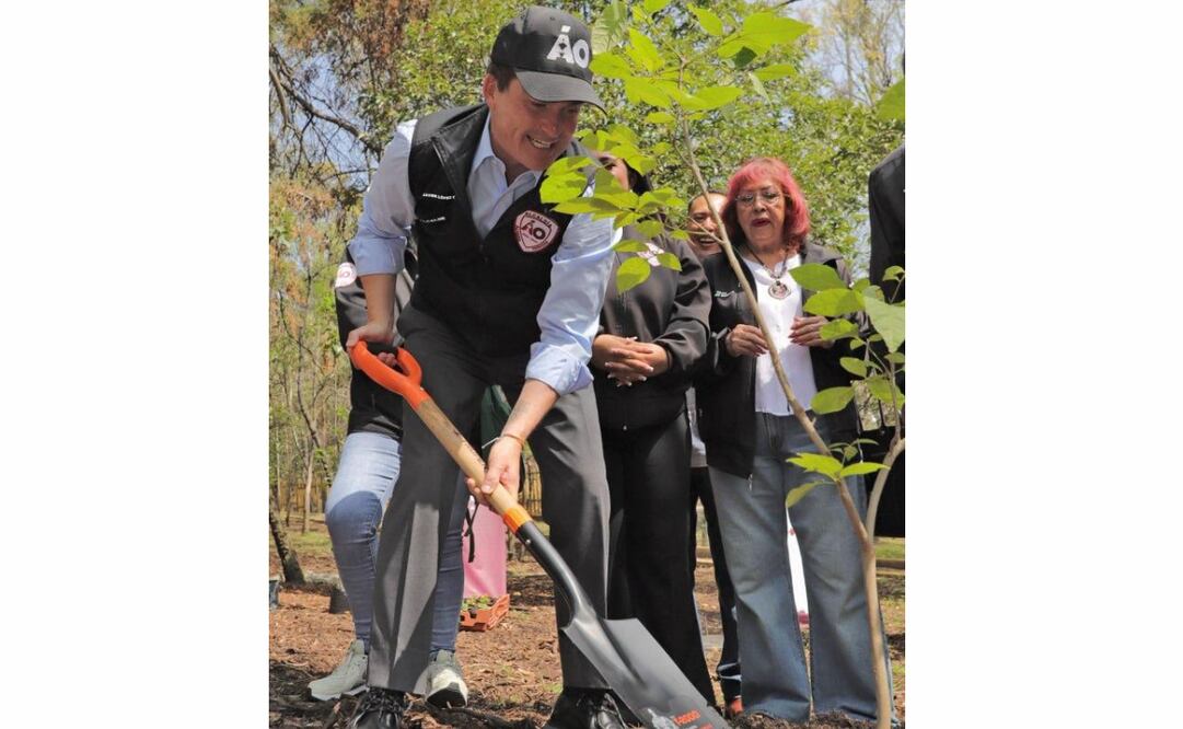El alcalde de Álvaro Obregón, Javier López Casarín, busca que el Parque Águilas sea reconocido como Área de Valor Ambiental (05/06/2025). Foto: Especial
