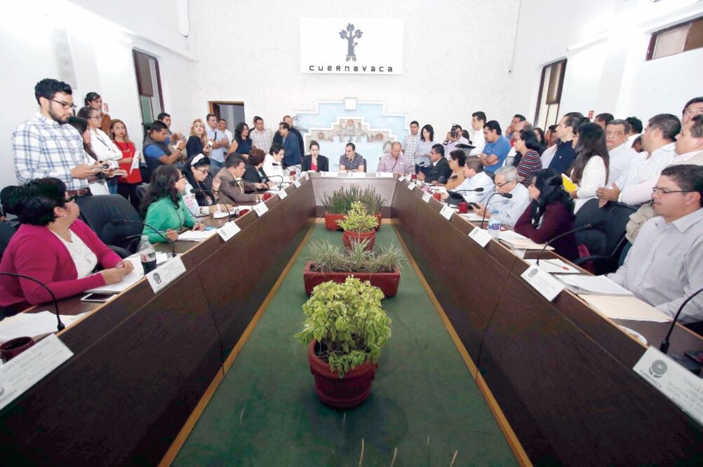 Los 12 regidores autorizaron a la síndico Denisse Arizmendi dejar sin efecto ante la Suprema Corte el recurso contra los poderes Ejecutivo y Legislativo. (ARCHIVO EL UNIVERSAL)