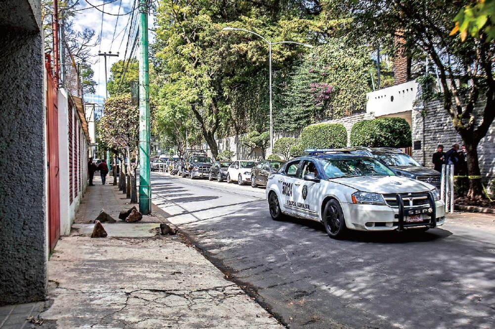 Patrullas recorren las inmediaciones de la Nunciatura Apostólica (YADÍN XOLALPA. EL UNIVERSAL)