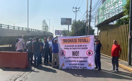 Vecinos de Naucalpan bloquean por 6 horas avenida Lomas Verdes; exigen frenar construcción de edificios