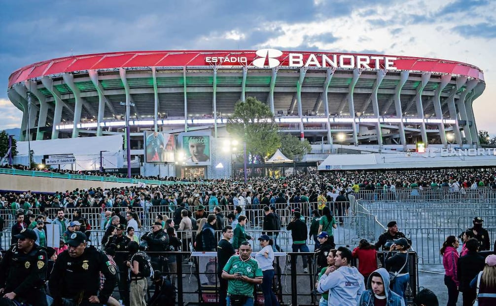 (26-Mar-26) La inauguración del Estadio Banorte se dio con un partido amistoso entre México y Portugal. Fuera del estadio, una gran cantidad de gente llegaba de a poco. Hubo fiesta y alegría, pero también manifestaciones. Foto: Santiago Cadena/EL UNIVERSAL