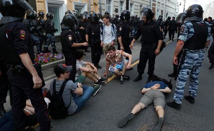 Rusia detiene a más de mil manifestantes opositores en Moscú