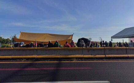 Suman más de 32 horas de bloqueo en carretera México-Puebla