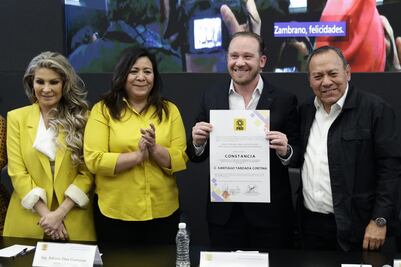 Taboada recibe la constancia como candidato del PRD a la Jefatura de Gobierno de la CDMX