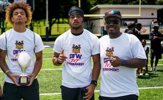 Xavier Mayfield, jugador de futbol americano, arrestado por presuntamente dispararle a su compañero