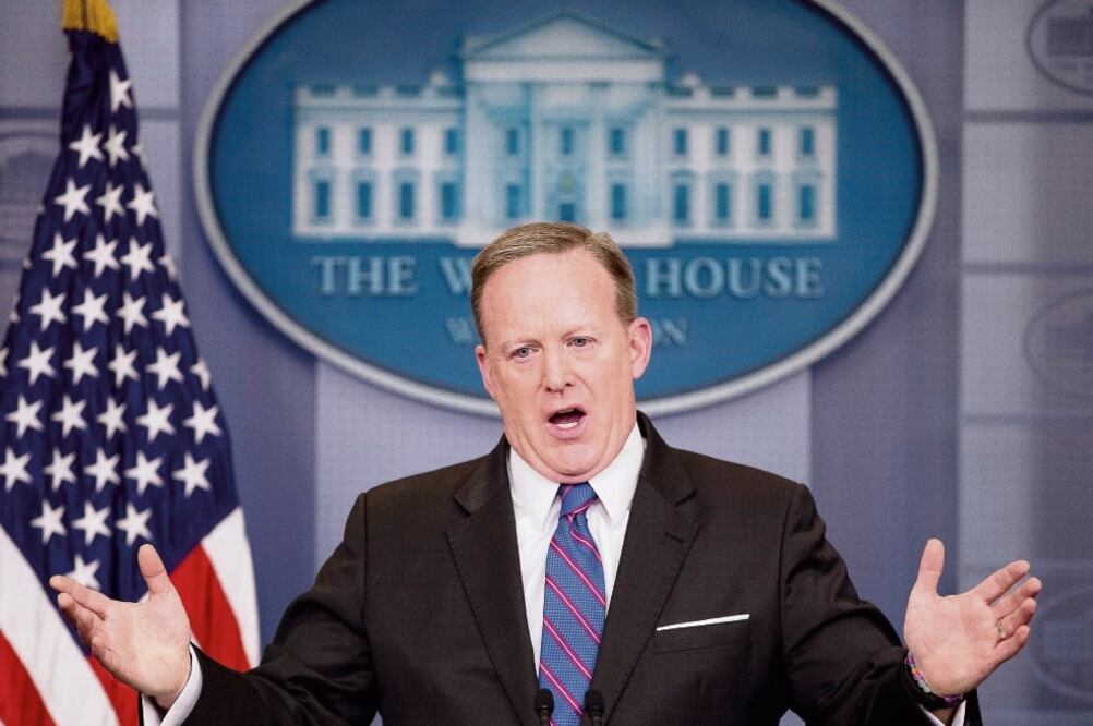 ean Spicer, secretario de Prensa de la Casa Blanca, ayer, durante su conferencia de prensa diaria, en la Casa Blanca, en Washington (ANDREW HARNIK. AP)
