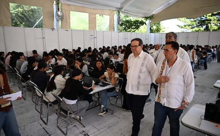 Rector de la UNAM supervisa examen de control en Oaxaca; prueba buscar acreditar a seleccionados y corregir anomalías, dice