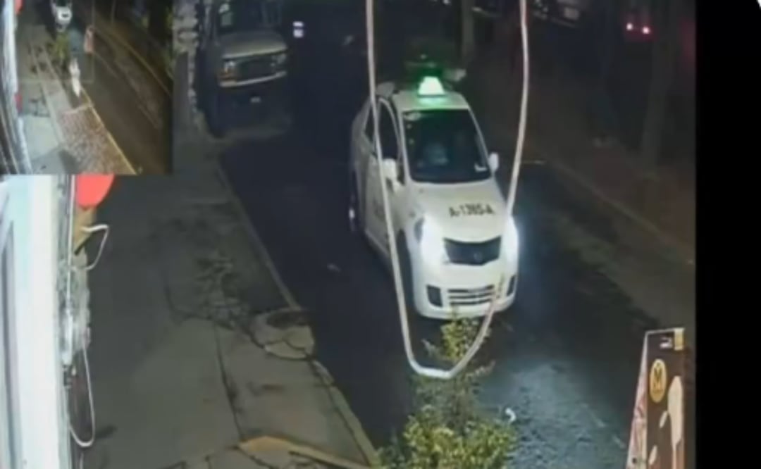 Cesan a mandos y policías por mover taxi con dos muertos de Azcapotzalco a Naucalpan; SSC abre investigación. Foto: Captura de pantalla