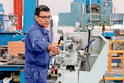 Nearshoring alcanza para dar empleo a migrantes