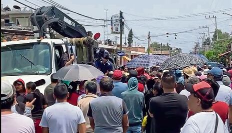 Impiden retiro de equipo de cárcamo en Chiconcuac