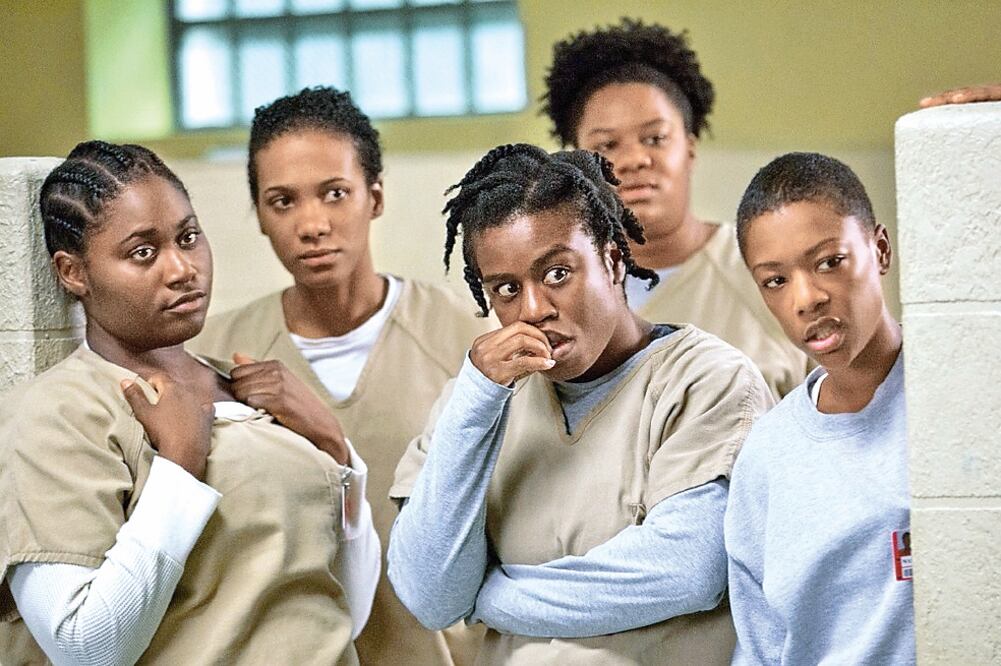 Orange is the New Black es una de las máximas representantes de la comunidad LGBT en televisión (CORTESÍA NETFLIX)