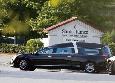 Funeral de Bobbi Kristina, con fans pero sin Gordon