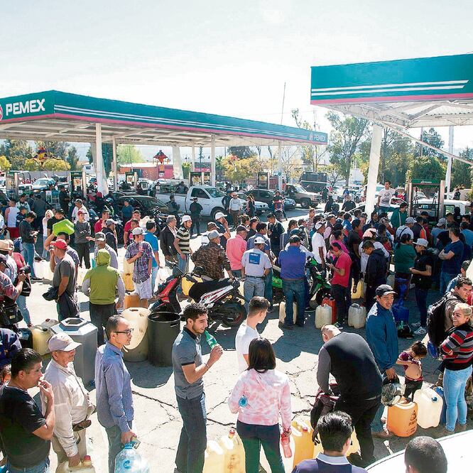 Al menos en 9 estados (Michoacán en la foto) han sufrido las consecuencias del desabasto de gasolina que se ha registrado en los últimos días. ENRIQUE CASTRO. AFP