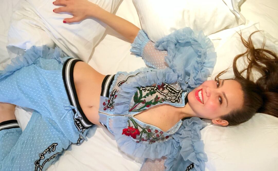 Thalía publicó unas historias en Instagram donde mostró su "costilla perdida". Foto: Instagram / Thalía