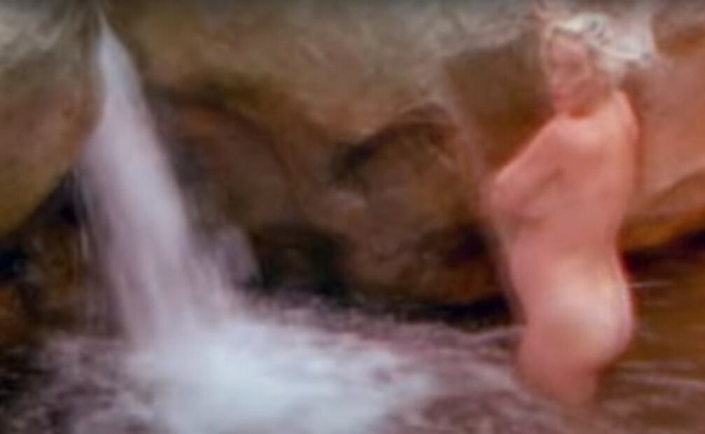 Katy Perry luce desnuda su embarazo