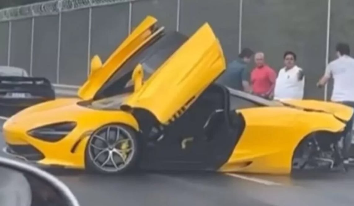 Chocan McLaren de 6 mdp en autopista de Toluca