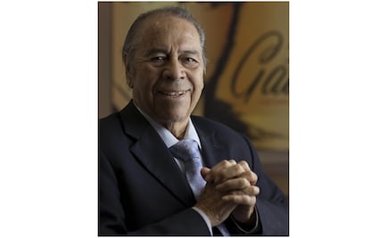 Lucho Gatica, el chileno que revolucionó la forma de cantar bolero