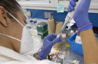 Especialistas comparan vacunas contra la viruela del mono