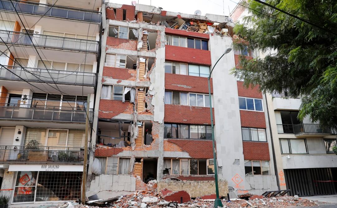 Edificio dañado en Patricio Sanz 37, colonia Del Valle. (Foto: Archivo/El Universal)