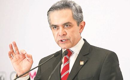 Habitual, salida de militantes en partidos como en PRD: Mancera