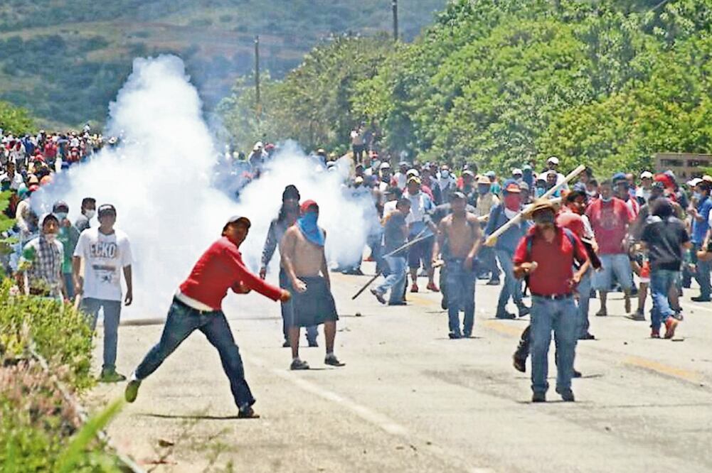 Agre sión. El 19 de junio de 2016 el choque entre civiles y policías dejó ocho muertos y 200 heridos. (Archivo. EL UNIVERSAL)