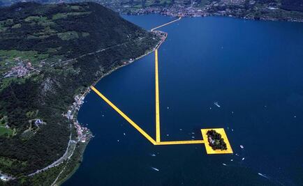 Miles “caminan sobre el agua” por obra de Christo