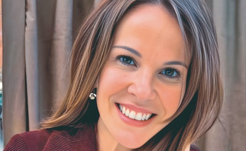 Marcela García Robles Gil publica su novela "Agua turbia"