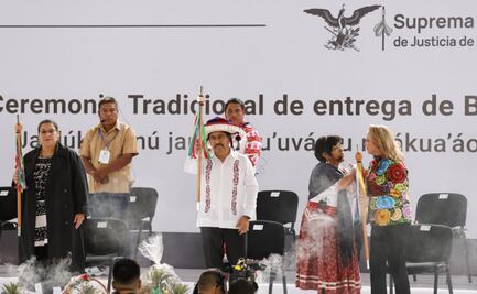 Representantes de pueblos indígenas celebran entrega de bastón de mando a ministros de la Corte; "ya era justo", expresan