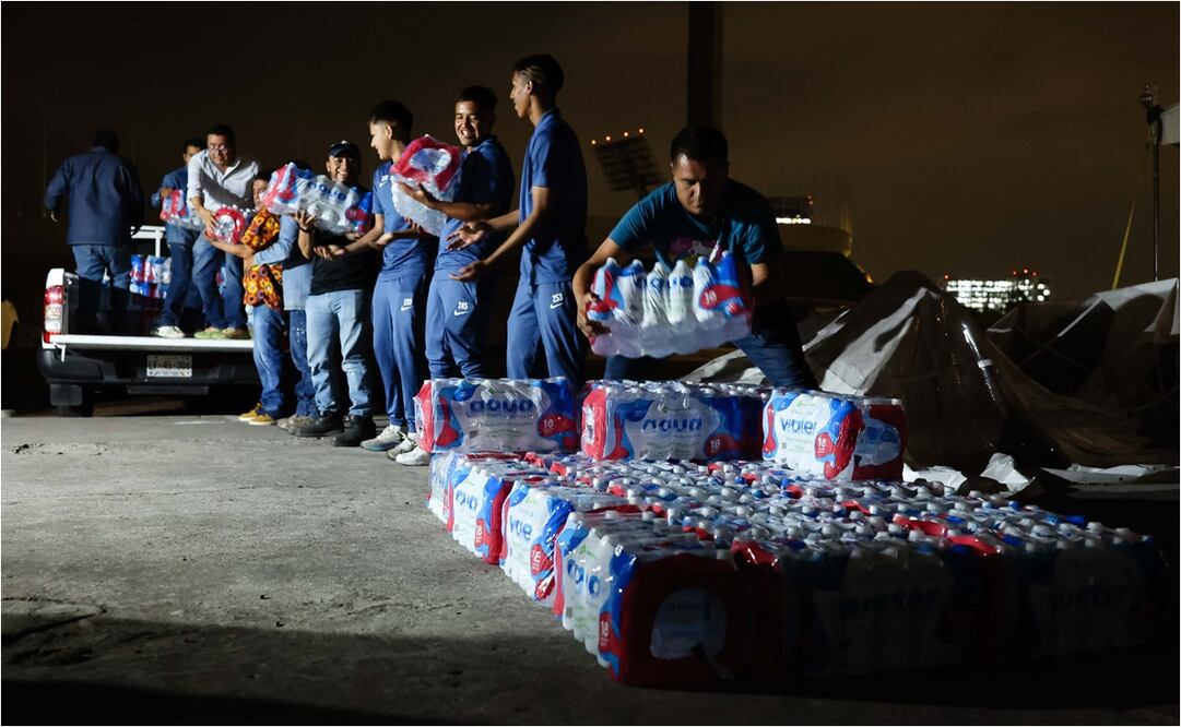 Jugadores de la Sub 18 donaron víveres para los afectados por el paso de Otis