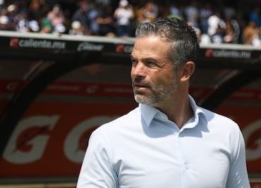 Rafa Puente deja de ser técnico de Pumas