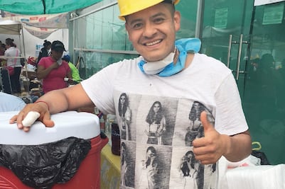 Chofer logró sacar a dos de derrumbe